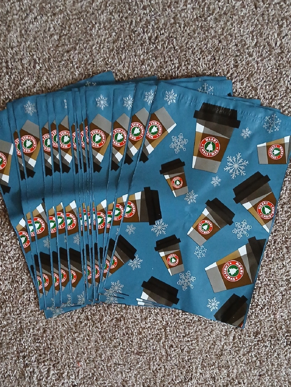 15 Hot Cocoa Snowflake Pattern 10x13 Merry Christmas Polymailers
